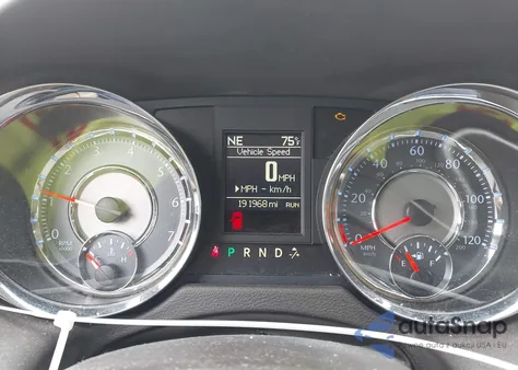 2016 Chrysler Town & Country Touring z USA, uszkodzony, nr VIN 2C4RC1BGXGR295459